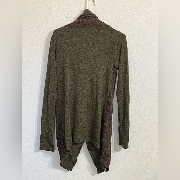 Thaluta Olive Green and Brown Layered Knit Sweater - Picture 4 of 13